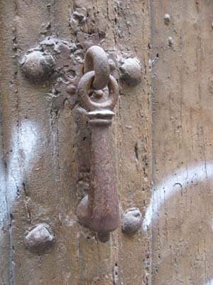 Pezenas Knockers4.jpg